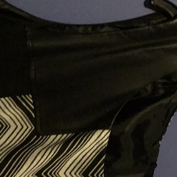 Dressy - Picture 3 of 4